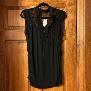 Express shirt with lace